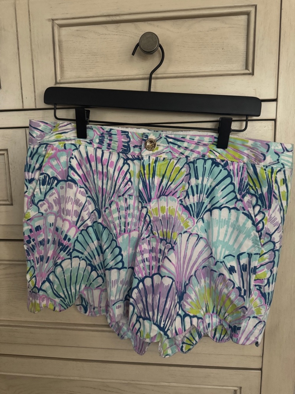 Lilly Pulitzer Scallop Hem Shell Print Shorts in Pastel Mix